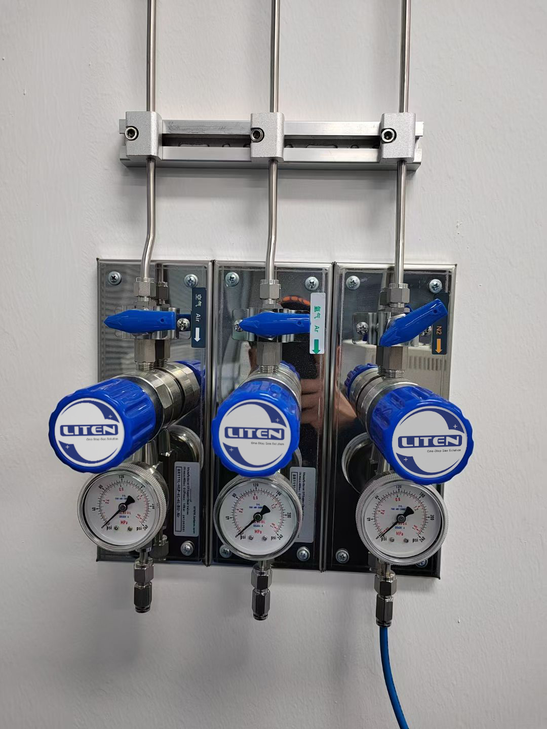 high pressure gas regulator for laboratory gas supply